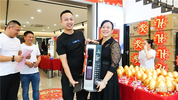 600平米王力南宁新形象旗舰店，开业当天业绩就突破30万！